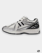 NEW BALANCE 1906R