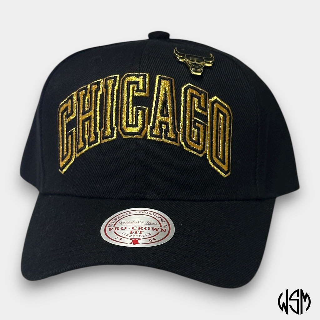 CAPPELLO CHICAGO BULLS NBA PINNED GOLD